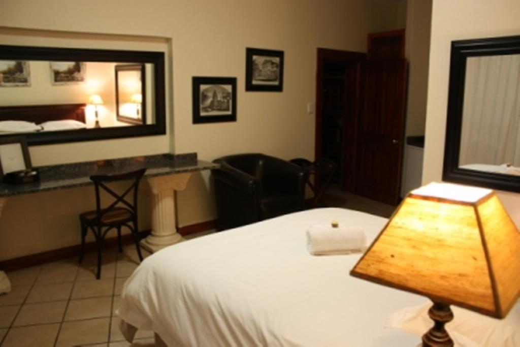 קומאטיפורט Croc River Lodge מראה חיצוני תמונה