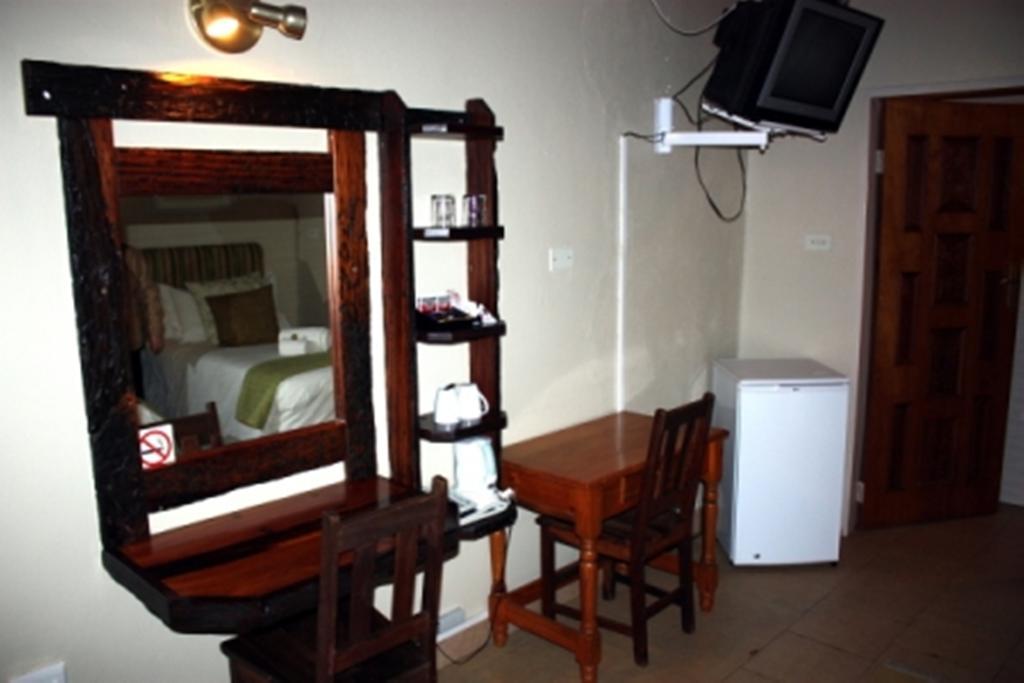 קומאטיפורט Croc River Lodge מראה חיצוני תמונה